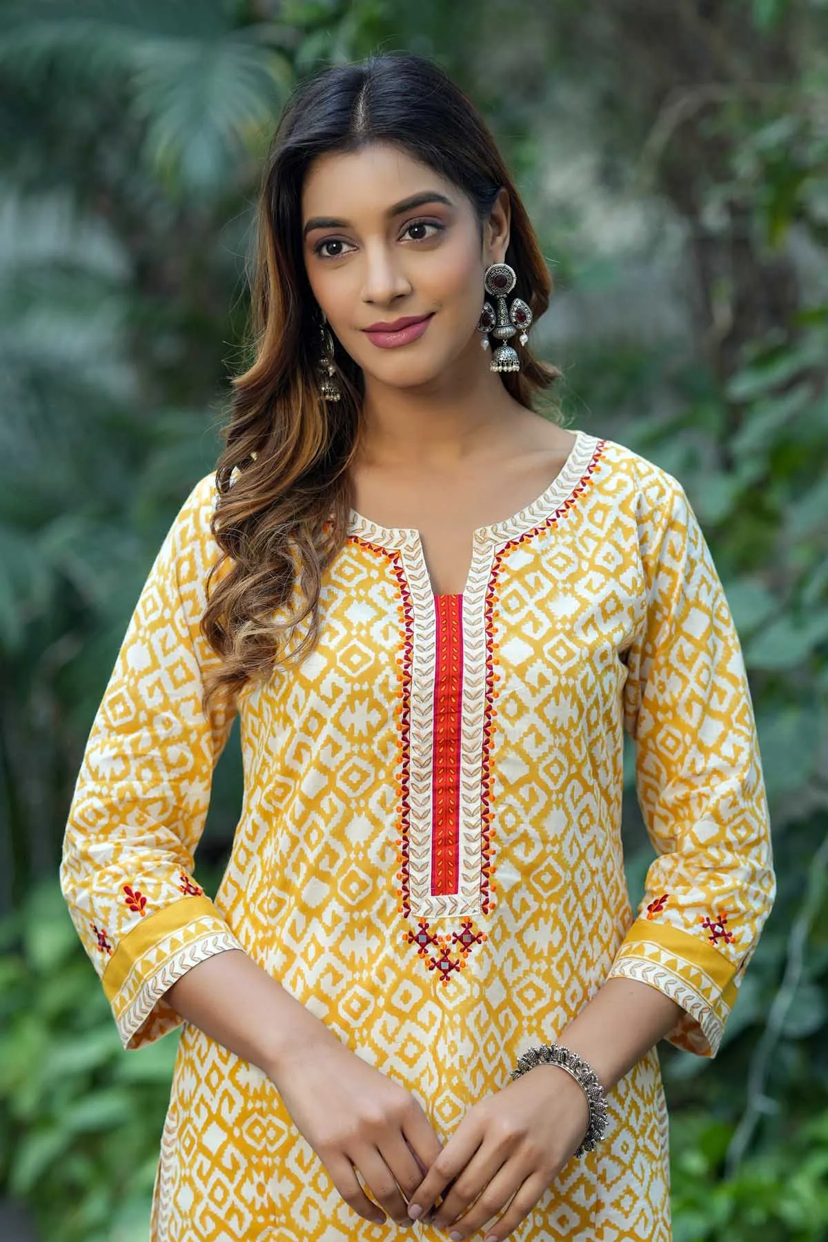 Kurta/Pant Set In Light Mustard Yellow Color