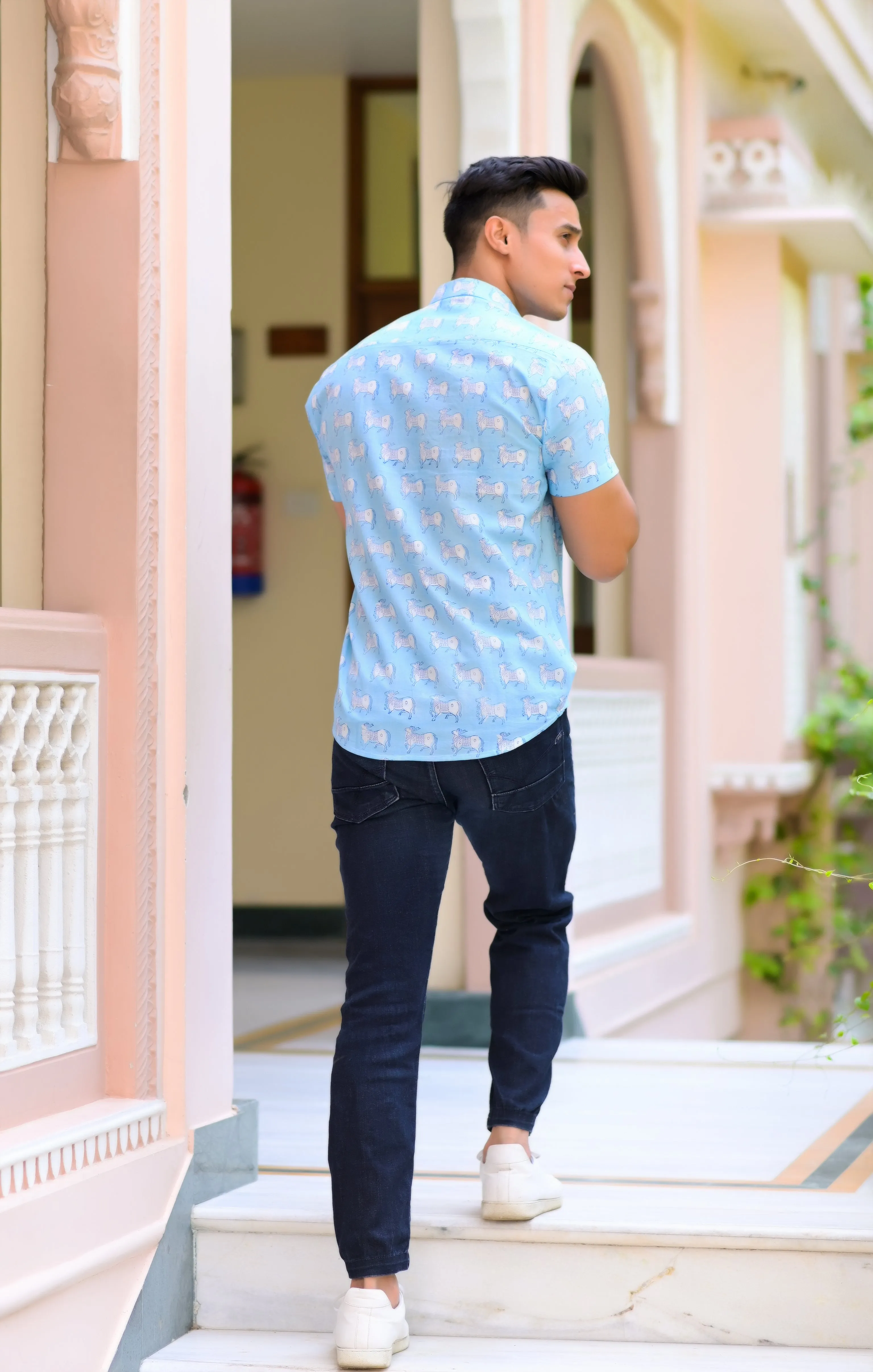 Men Blue Comfort Floral Opaque Printed Casual Shirt