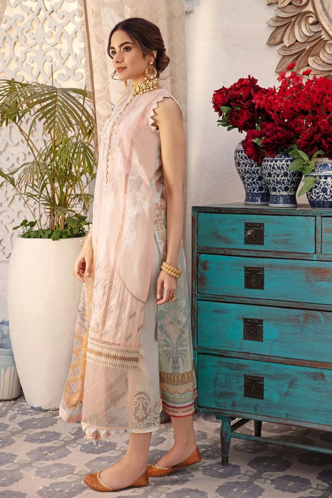 Noor by Saadia Asad · Eid Chikankari Collection 2021 – NCHK-D1-A