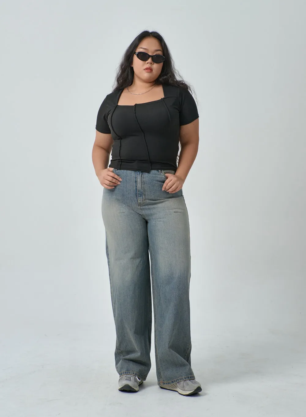 Plus Light Wash Wide Leg Jeans IF317