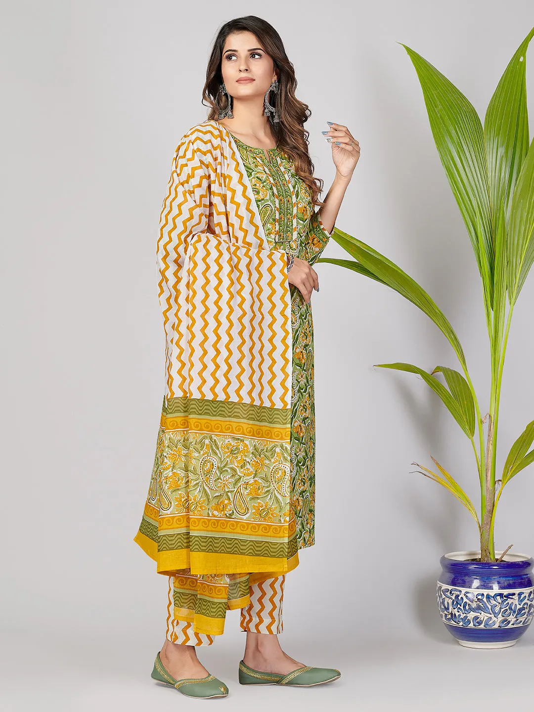 Women'S Printed Light Green Kurta & Pant With Dupatta- (3Pcs Set)