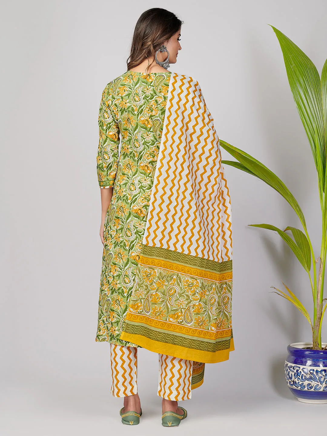 Women'S Printed Light Green Kurta & Pant With Dupatta- (3Pcs Set)